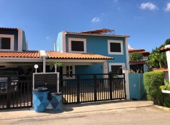 Anúncio Vivenda V3 duplex, com anexo e piscina, sito no Condomínio Flores de Talatona, Talatona.