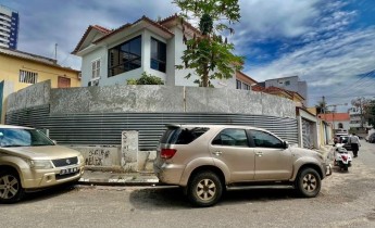 Anúncio Guesthouse mobiliada, nas Ingombotas, centro da cidade.