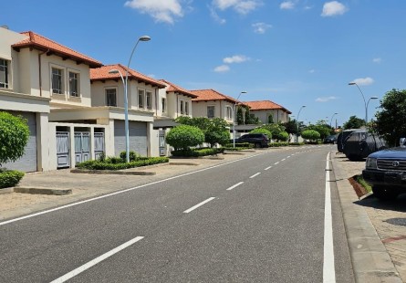Anúncio 45 Lotes para construção de moradias do tipo V3 e V5, no luxuoso Condomínio Orquídea, Talatona.