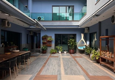Anúncio Luxuosa vivenda V12 com piscina, mobiliada, no Morro Bento.