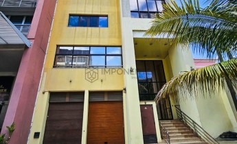 Anúncio Edifício autónomo de 9 pisos, com escritórios e apartamentos do tipo T2 e T1, sito na Maianga, rua Amilcar Cabral.