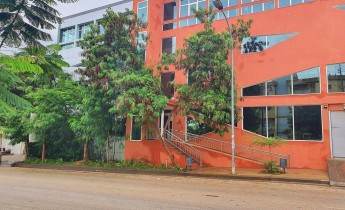 Anúncio EDIFÍCIO DE 4 PISOS, NA ÁREA MAIS ESTRATÉGICA DO TALATONA, NA RUA DO MAT