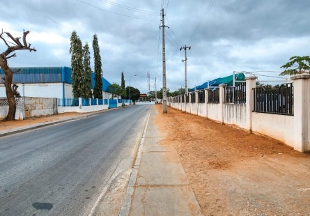 Anúncio Terreno de 4.600m², detrás do D-cigars, sito em Talatona.