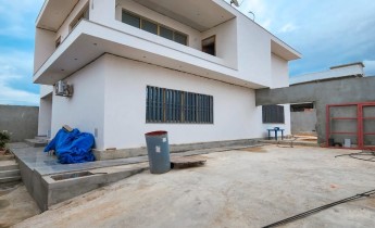 Anúncio Moradia V4, na Urbanização Nova Vida, Projecto Nova Vida.