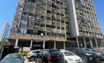 Anúncio Apartamento T1 remodelado, sito nas Ingombotas, Mutamba, Prédio J Pimenta.