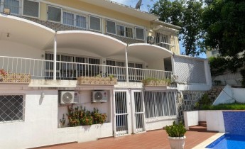 Anúncio Arrendar: Vivenda V6 com piscina, no centro da Cidade, Alvalade.