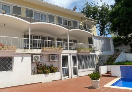 Anúncio Arrendar: Vivenda V6 com piscina, no centro da Cidade, Alvalade.