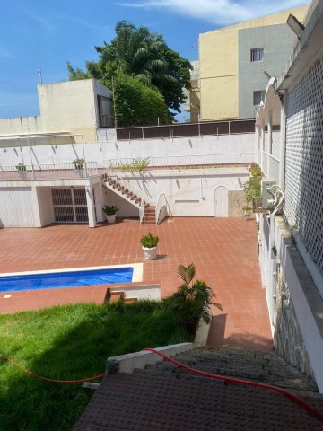 Arrendar: Vivenda V6 com piscina, no centro da Cidade, Alvalade.