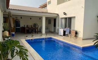 Anúncio Vender: Excelente vivenda V5 com piscina e anexo, no Condomínio Hípicos, Benfica.