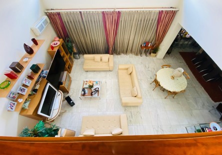 Anúncio Vender: Luxuosa vivenda V5 com piscina e anexo, no Futungo de Belas