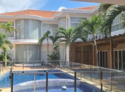 Vender: Luxuosa vivenda V8 piscina e anexo, na Zona Verde, Benfica.