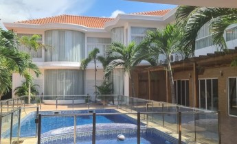 Anúncio Vender: Luxuosa vivenda V8 piscina e anexo, na Zona Verde, Benfica.