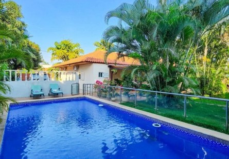 Anúncio Vender: Moradia T3 com anexo e piscina, mobilada, no Patriota, arredores da Clínica Helped.