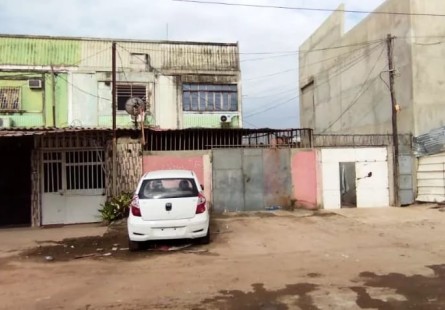 Anúncio Vender: Moradia T3 geminada com 2 anexos, no Bairro Operário, São Paulo.