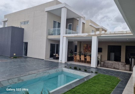 Anúncio Arrendar: Excelente vivenda V4 com piscina, mobiliada, na Urbanização Boa Vida.