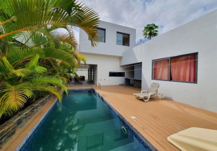 Anúncio Vender: Luxuosa vivenda V3 com anexo e piscina, Projecto Nova Vida