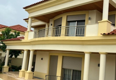 Anúncio Arrendar: Vivenda V4 mobiliada com piscina, no Condomínio Diamante, Talatona.