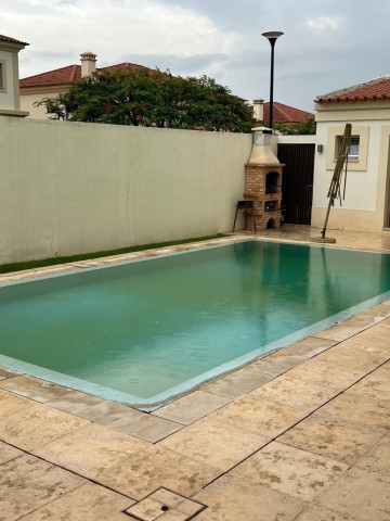 Arrendar: Vivenda V4 mobiliada com piscina, no Condomínio Diamante, Talatona.