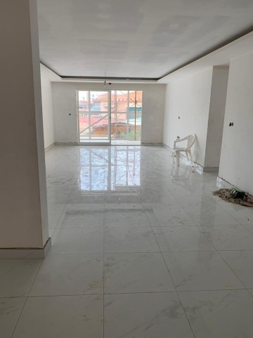 EDIFÍCIO DE 4 PISO DISPONÍVEL PARA ARRENDAMENTO