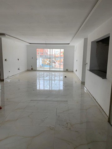 EDIFÍCIO DE 4 PISO DISPONÍVEL PARA ARRENDAMENTO