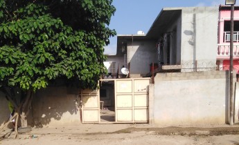 Anúncio Venda desta vivenda mais 2 casas adjacentes