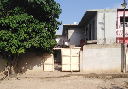 Anúncio Venda desta vivenda mais 2 casas adjacentes