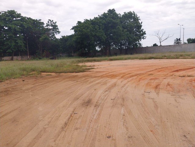 Terreno de 9 hectares, na Vila de Viana, Viana.