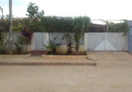 Anúncio Moradia T3 térrea com anexo, na Urbanização Jardim de Éden, Camama.