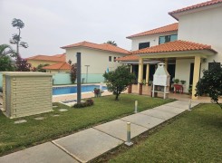 Comprar Vivenda V4 com anexo e piscina, no Condomínio Old Villas, Talatona.