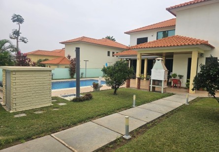Anúncio Vivenda V4 com anexo e piscina, no Condomínio Old Villas, Talatona.
