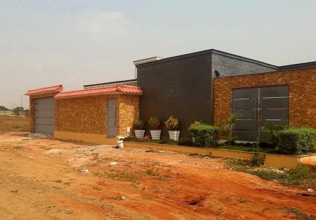 Anúncio Terreno de 09 hectares, na via Expressa