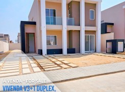 Comprar Moradia V4 duplex, nova, na Urbanização Boa Vida, Via Expressa.