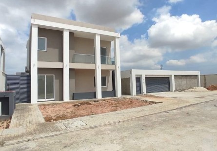 Anúncio Vivenda V4 duplex, com anexo, na Urbanização Boa Vida, Via Expressa.