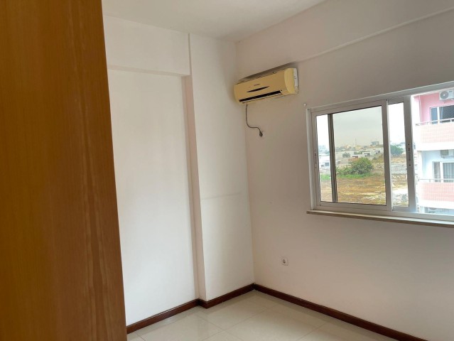 Apartamento T3, no Condomínio Astros, Talatona.