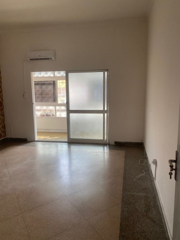 Vivenda V2 duplex com anexo, na Maianga, Luanda.