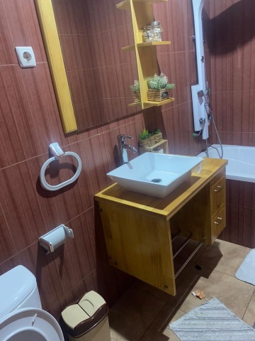 Vivenda V3 com piscina e anexo, no Condomínio Jardim do Éden, Camama(Mobiliada).