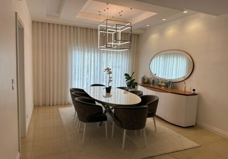 Anúncio Vivenda V4 com anexo e piscina, no Condomínio Infinity Residence II, Benfica.
