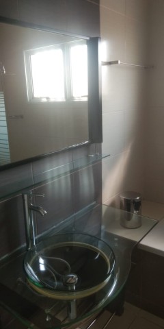 Vivenda V3 com piscina, no Condomínio Maravilhas de Talatona, Talatona.