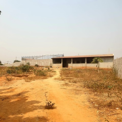 TERRENO DE ESQUINA DE 2.5 HECTARES, ZANGO 0, VIANA.