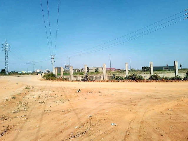 TERRENO 18 HECTARES INFRAESTRUTURADO, BERMA ESTRADA DE, VIA EXPRESSA.