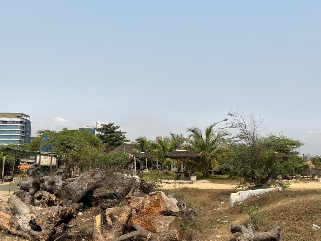 TERRENO INFRAESTRUTURADO BEIRA MAR DE 50/90, ILHA DE LUANDA.