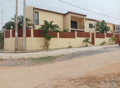 Anúncio Vivenda V4 duplex com anexo, mobiliado, Bairro Militar de Talatona, defronte ao Hotel 4 pétalas.