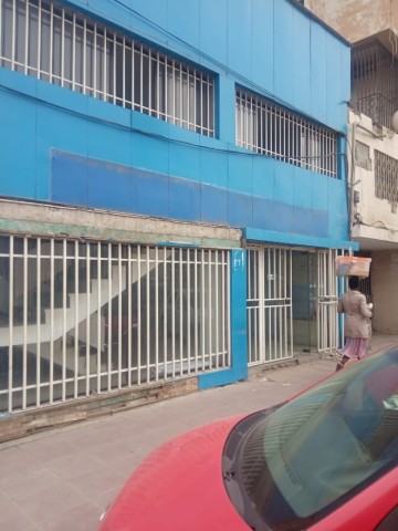 Estabelecimento comercial, na Marginal de Luanda, adjacente a sede da Africell SA.