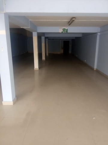 Estabelecimento comercial, na Marginal de Luanda, adjacente a sede da Africell SA.