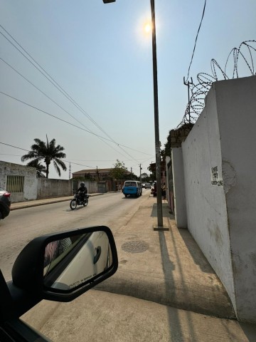 Armazém de 1.900m², no Cassequel, Rua M'Bandi.