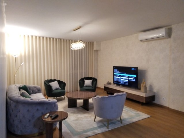 Apartamento T1 mobiliado, no Edifício Coqueiros Prestige, Coqueiros.