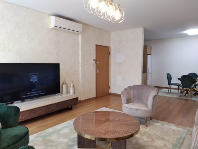 Apartamento T1 mobiliado, no Edifício Coqueiros Prestige, Coqueiros.