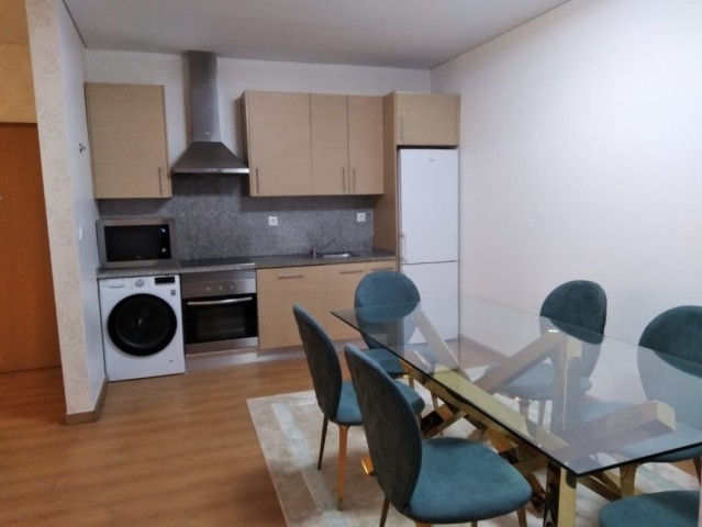 Apartamento T1 mobiliado, no Edifício Coqueiros Prestige, Coqueiros.