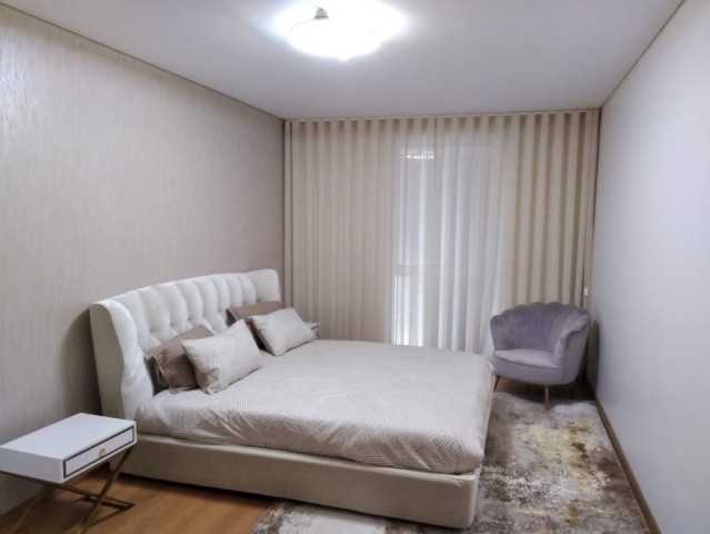 Apartamento T1 mobiliado, no Edifício Coqueiros Prestige, Coqueiros.