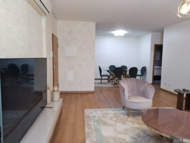 Apartamento T1 mobiliado, no Edifício Coqueiros Prestige, Coqueiros.